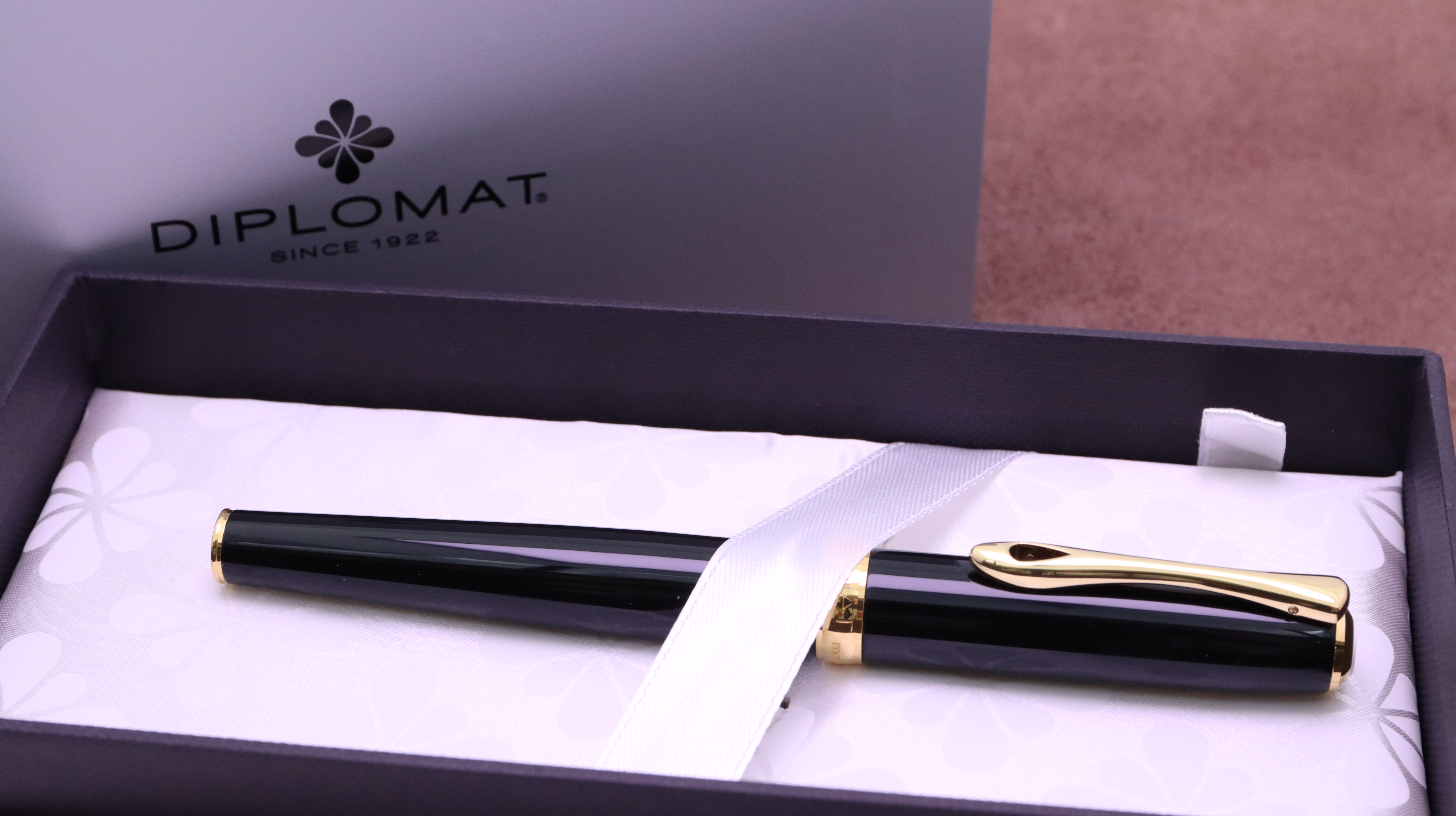 ドイツ発モダンなデザインと高い品質を備えた名ブランドDIPLOMAT
