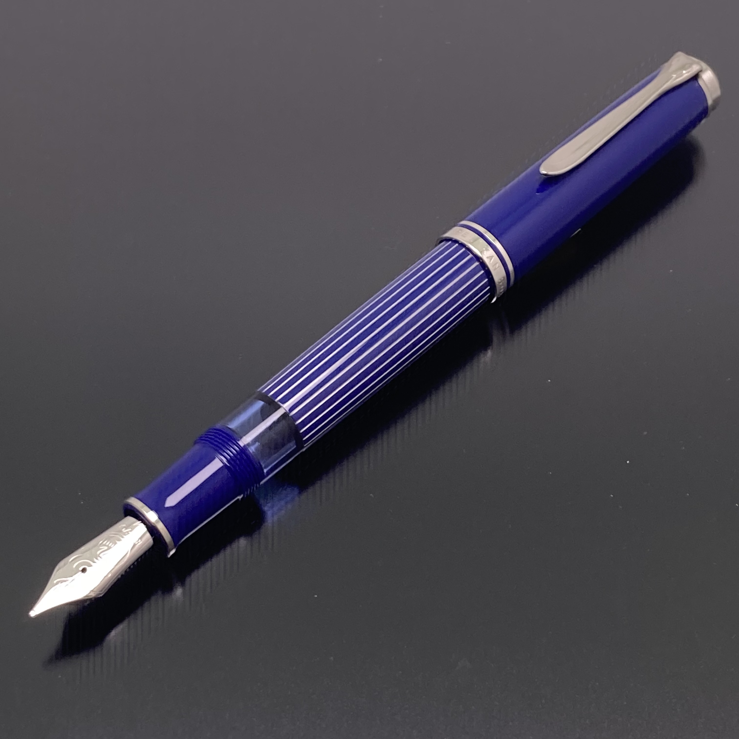 Pelikan 万年筆 M815 ネイビー ストライプデザイン Pelikan 万年筆 M815 ネイビー ストライプデザイン Pelikan 万年筆